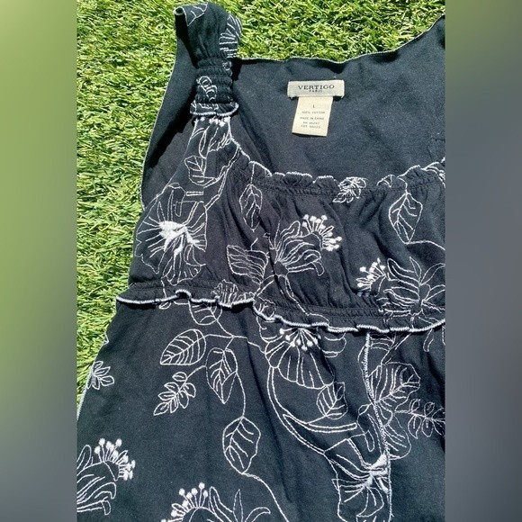 Vertigo Paris L Embroidered sleeveless Baby Doll Tank Top Used good condition - Picture 6 of 6